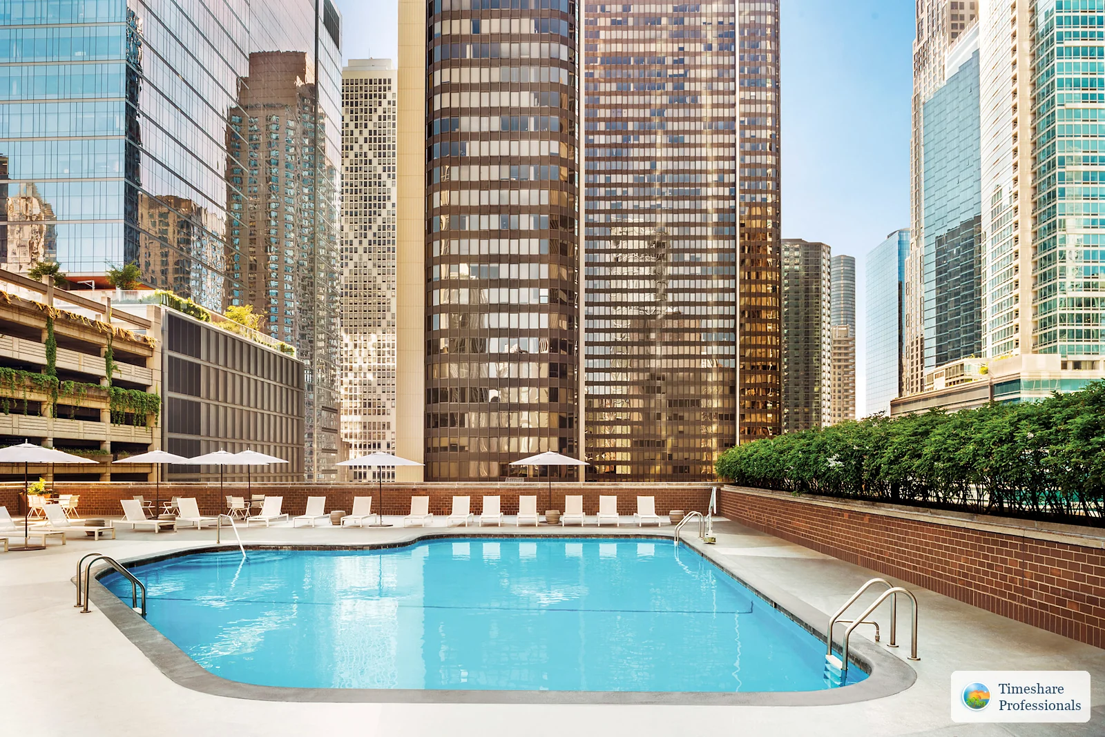 Resort pool at Hilton Grand Vacation Chicago Downtown Magnificent Mile
