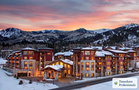 Resort exterior at Sunrise Lodge, A Hilton Grand Vacations Club